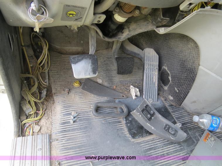 image for item B4503 1998 Freightliner FLC120 semi truck