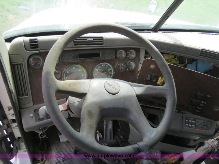 image for item B4503 1998 Freightliner FLC120 semi truck