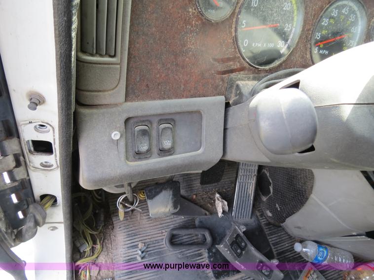 image for item B4503 1998 Freightliner FLC120 semi truck