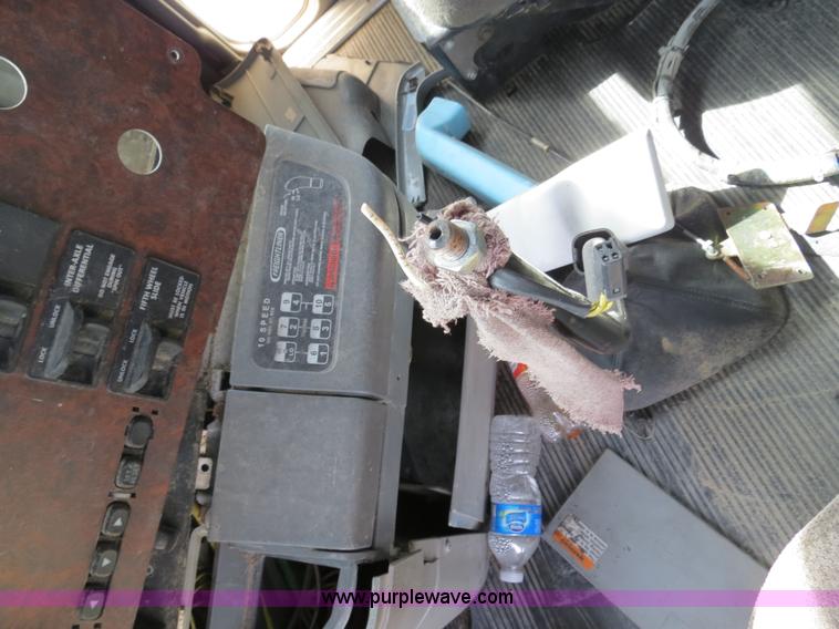 image for item B4503 1998 Freightliner FLC120 semi truck