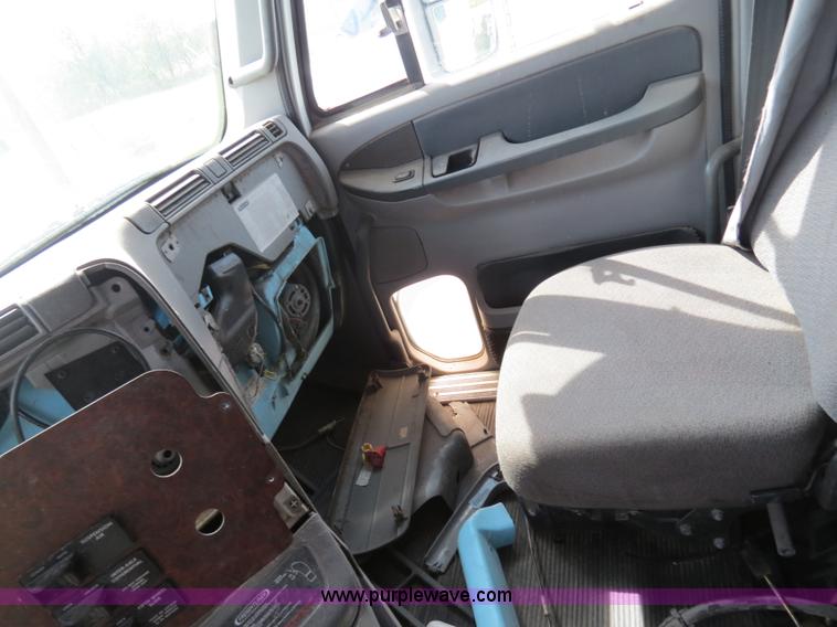 image for item B4503 1998 Freightliner FLC120 semi truck