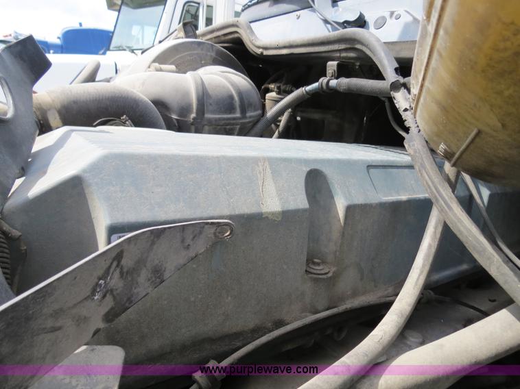 image for item B4503 1998 Freightliner FLC120 semi truck