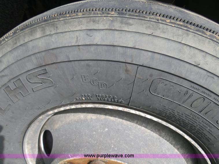 image for item B4503 1998 Freightliner FLC120 semi truck