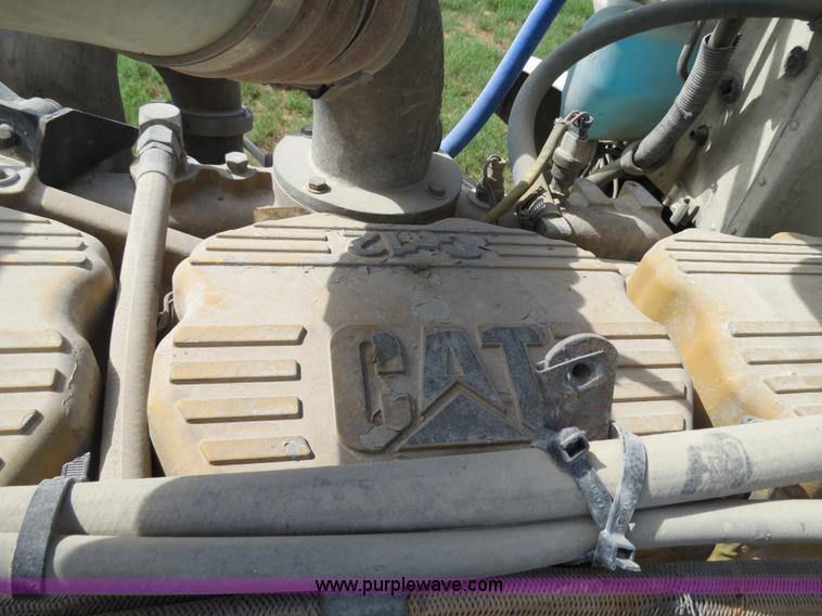 image for item B4504 2000 Peterbilt 377 semi truck