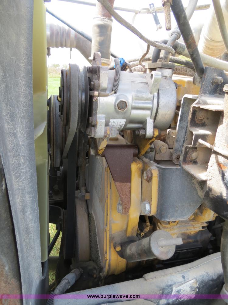 image for item B4504 2000 Peterbilt 377 semi truck