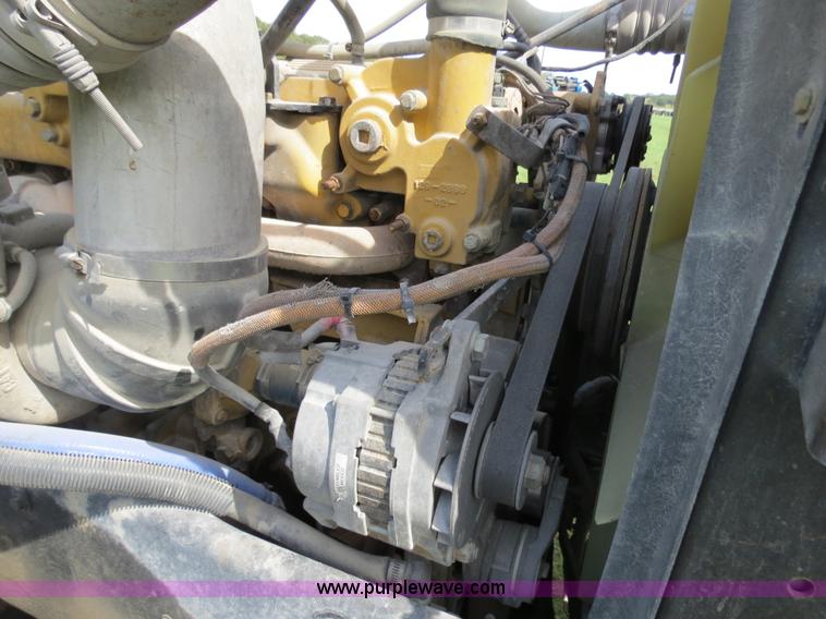 image for item B4504 2000 Peterbilt 377 semi truck