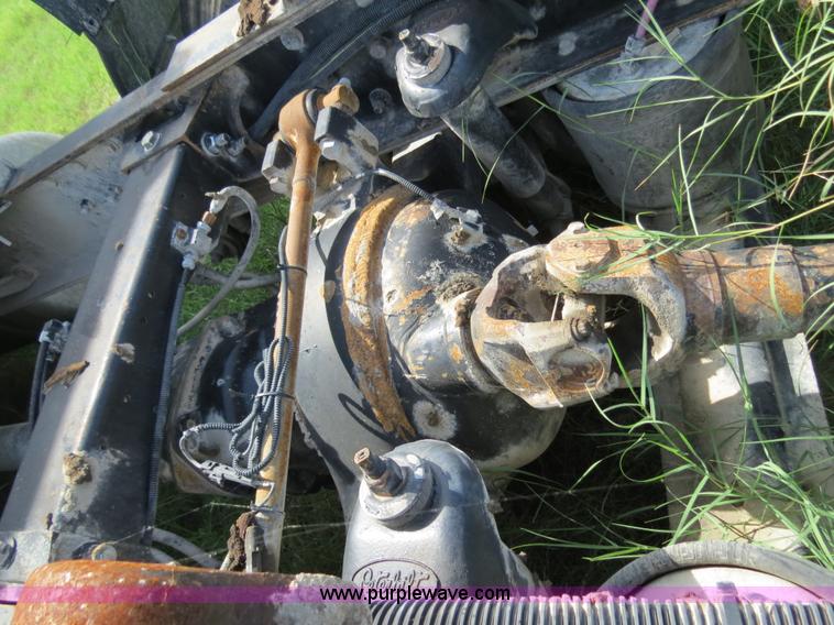 image for item B4504 2000 Peterbilt 377 semi truck