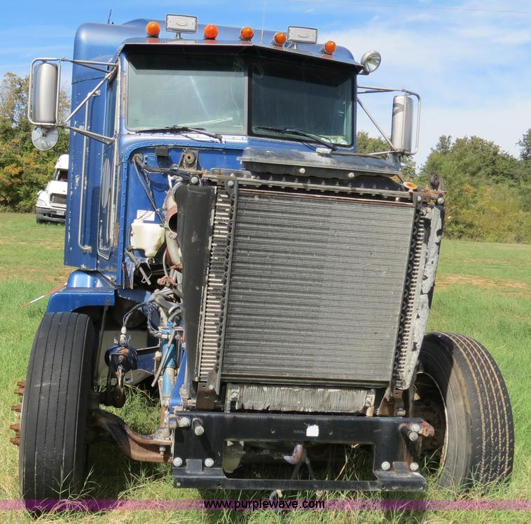 image for item B4505 1998 Peterbilt 377 semi truck