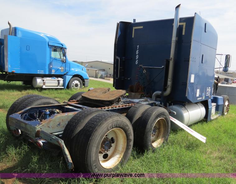 image for item B4505 1998 Peterbilt 377 semi truck