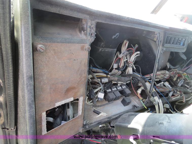 image for item B4505 1998 Peterbilt 377 semi truck