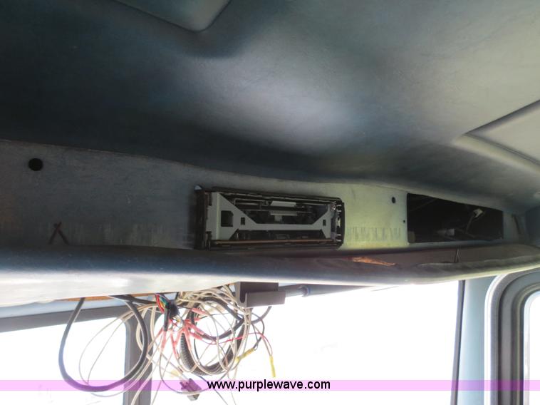 image for item B4505 1998 Peterbilt 377 semi truck