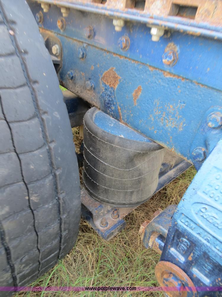 image for item B4505 1998 Peterbilt 377 semi truck