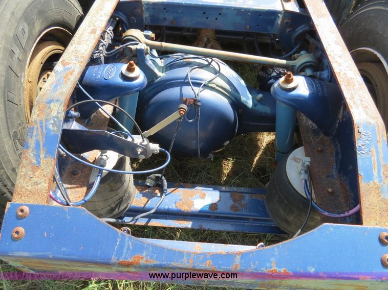 image for item B4505 1998 Peterbilt 377 semi truck