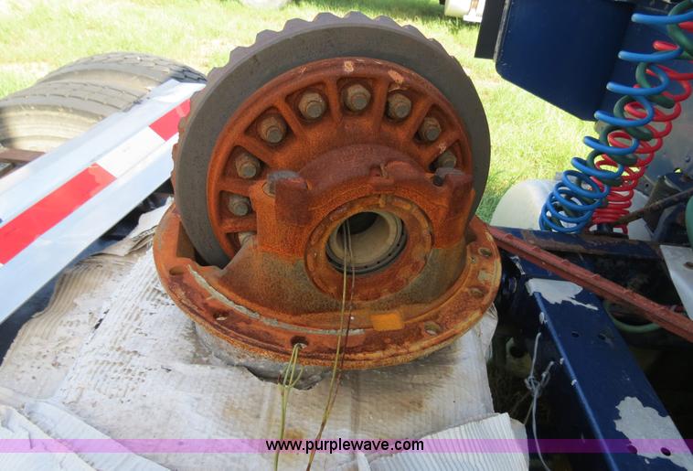 image for item B4505 1998 Peterbilt 377 semi truck