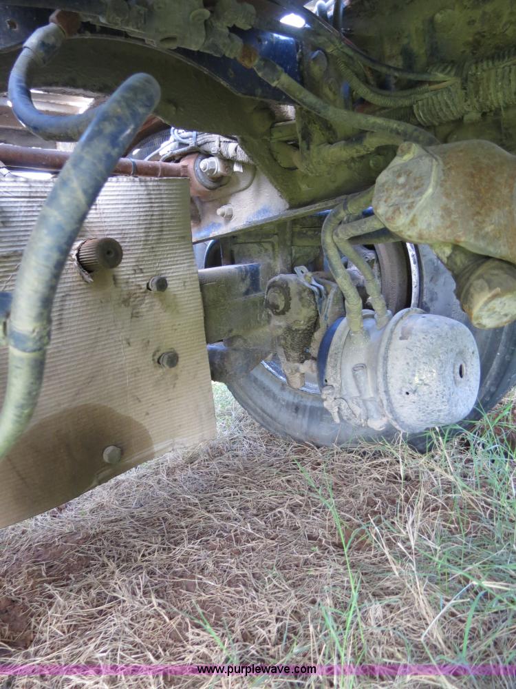 image for item B4505 1998 Peterbilt 377 semi truck