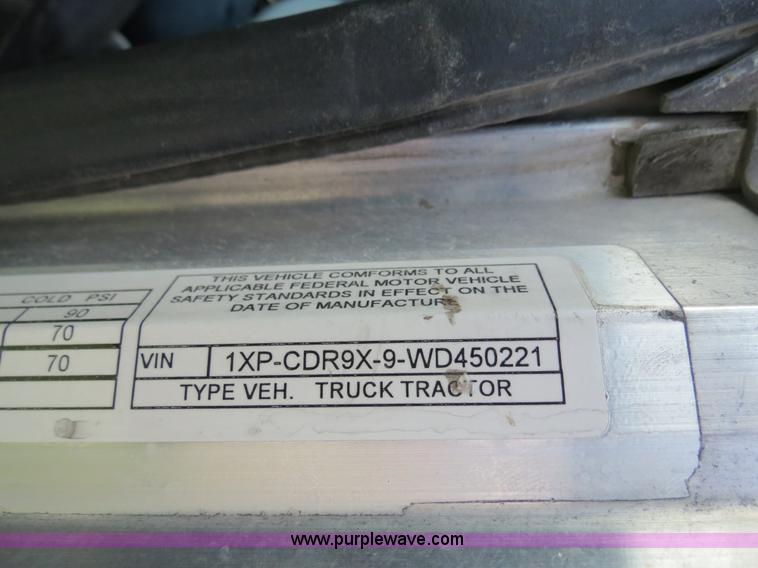 image for item B4505 1998 Peterbilt 377 semi truck