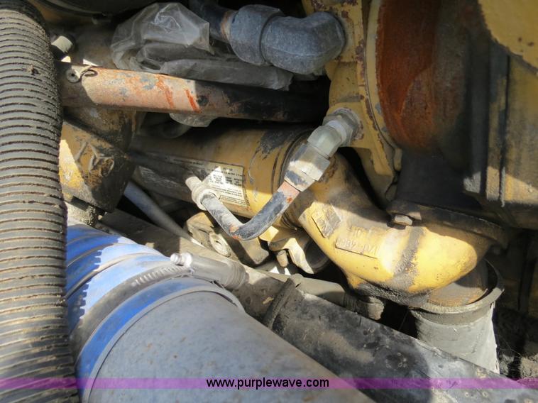 image for item B4506 2003 Freightliner Columbia semi truck