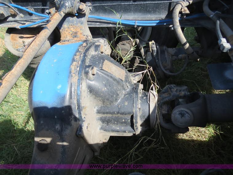 image for item B4506 2003 Freightliner Columbia semi truck