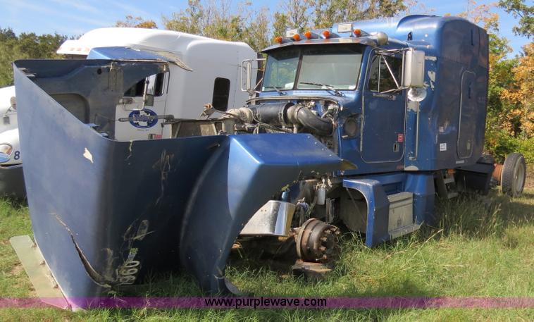 image for item B4507 1999 Peterbilt 377 semi truck