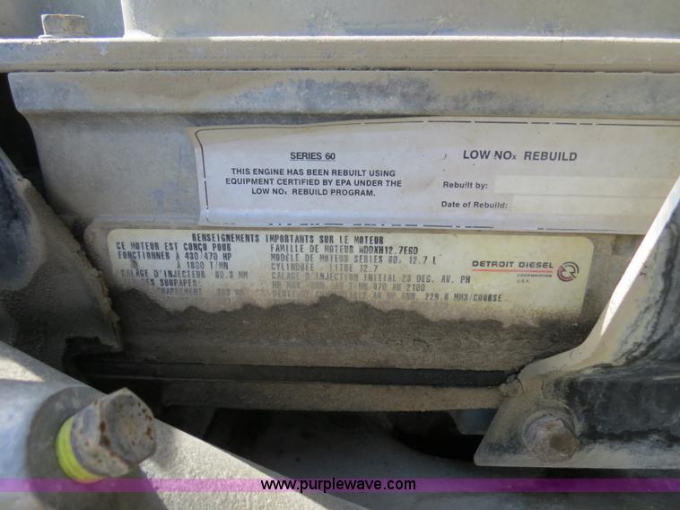 image for item B4507 1999 Peterbilt 377 semi truck