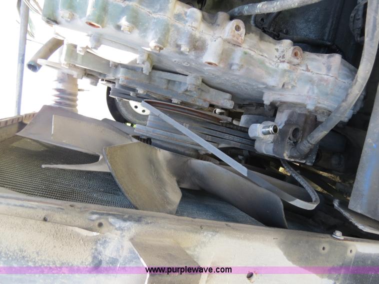 image for item B4507 1999 Peterbilt 377 semi truck