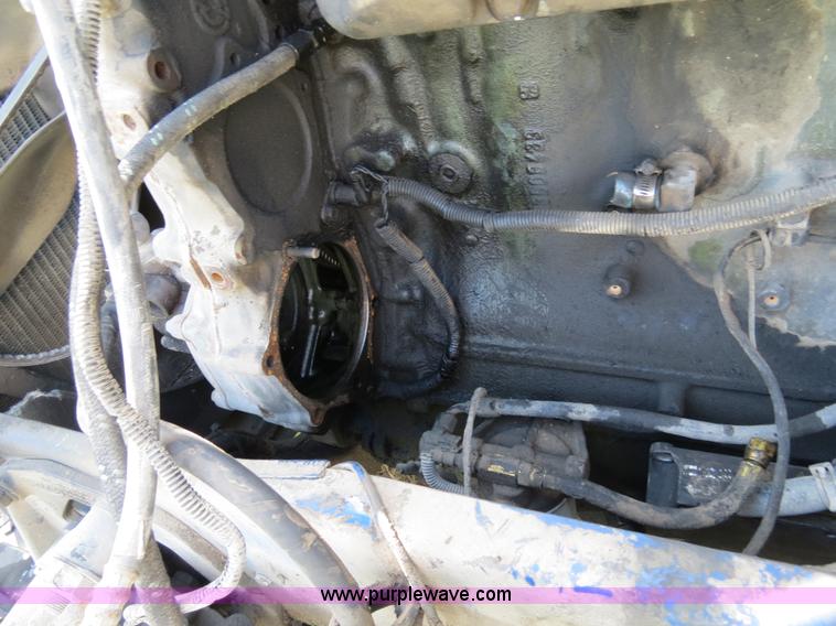 image for item B4507 1999 Peterbilt 377 semi truck