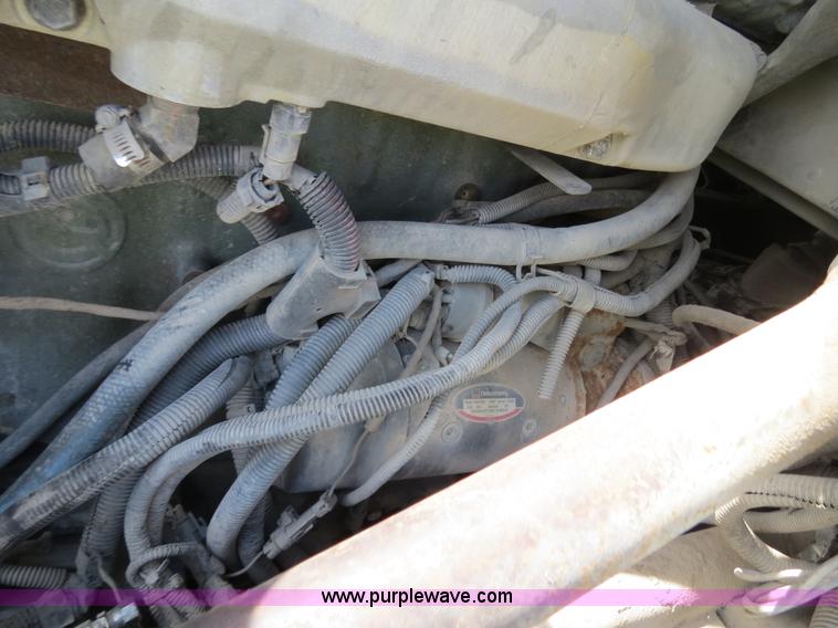 image for item B4507 1999 Peterbilt 377 semi truck