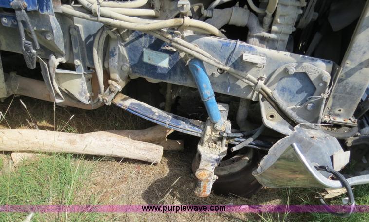 image for item B4507 1999 Peterbilt 377 semi truck