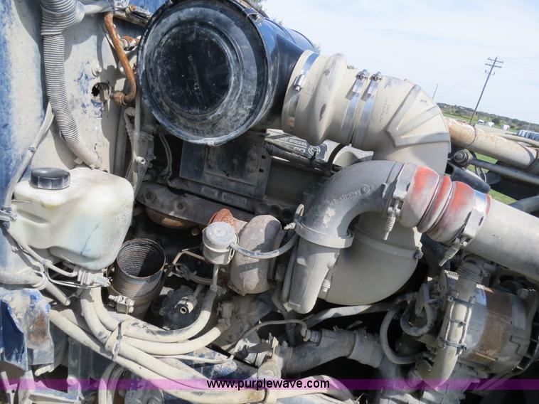 image for item B4507 1999 Peterbilt 377 semi truck