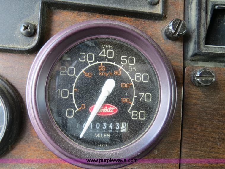 image for item B4508 1999 Peterbilt 377 semi truck