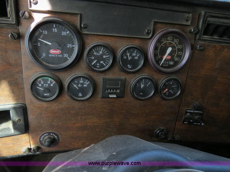 image for item B4508 1999 Peterbilt 377 semi truck