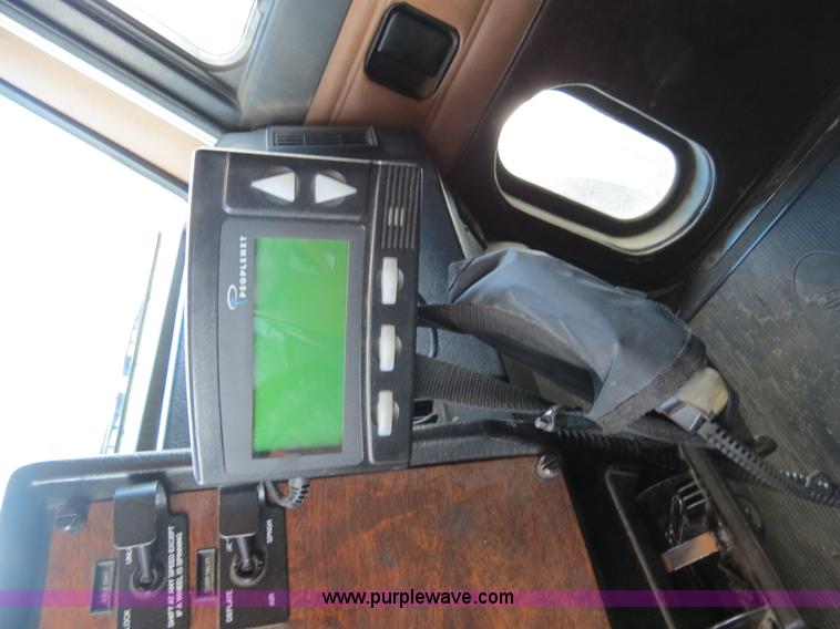 image for item B4508 1999 Peterbilt 377 semi truck