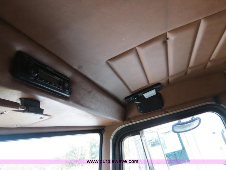 image for item B4508 1999 Peterbilt 377 semi truck