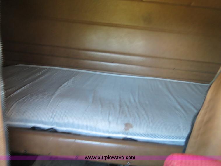 image for item B4508 1999 Peterbilt 377 semi truck