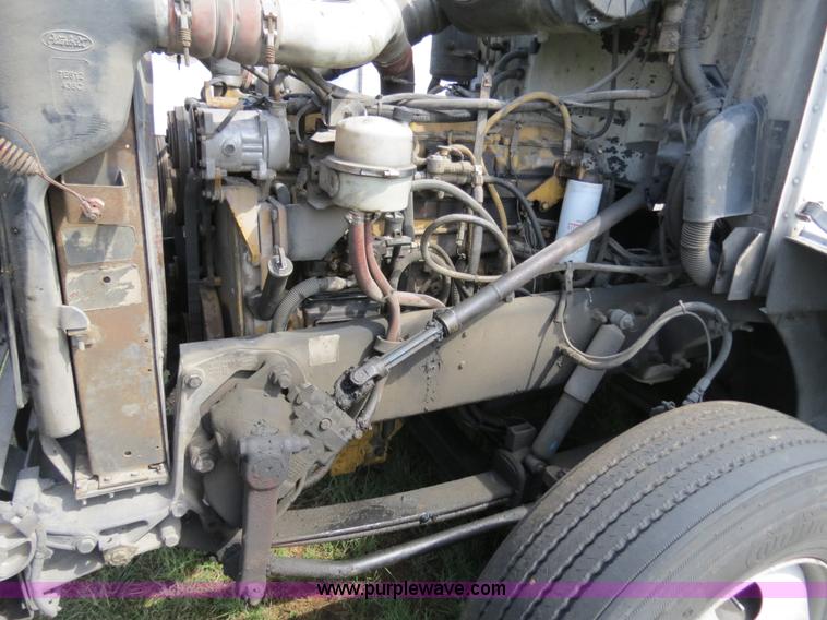 image for item B4508 1999 Peterbilt 377 semi truck