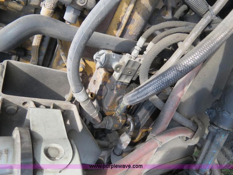 image for item B4508 1999 Peterbilt 377 semi truck