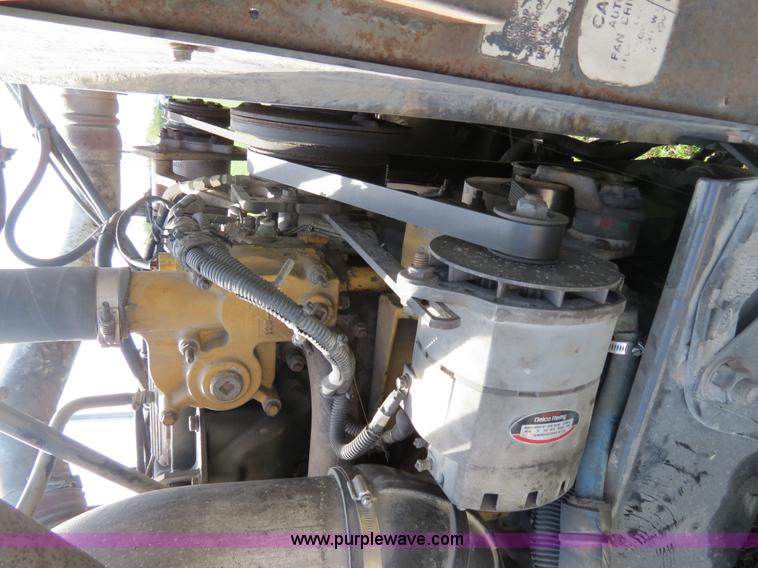 image for item B4508 1999 Peterbilt 377 semi truck