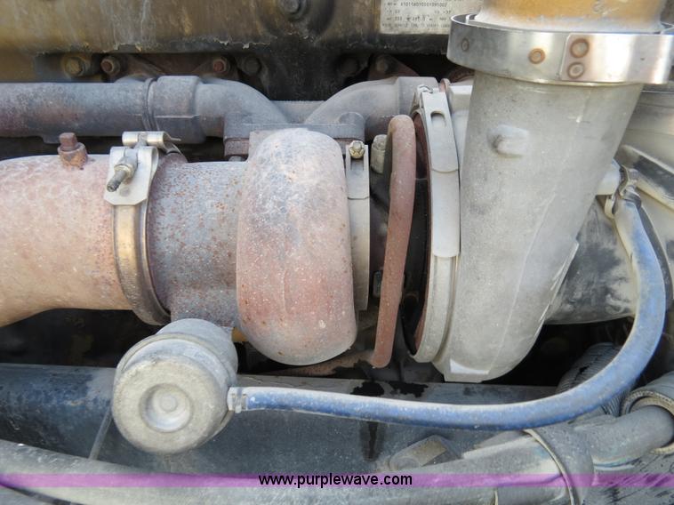 image for item B4508 1999 Peterbilt 377 semi truck