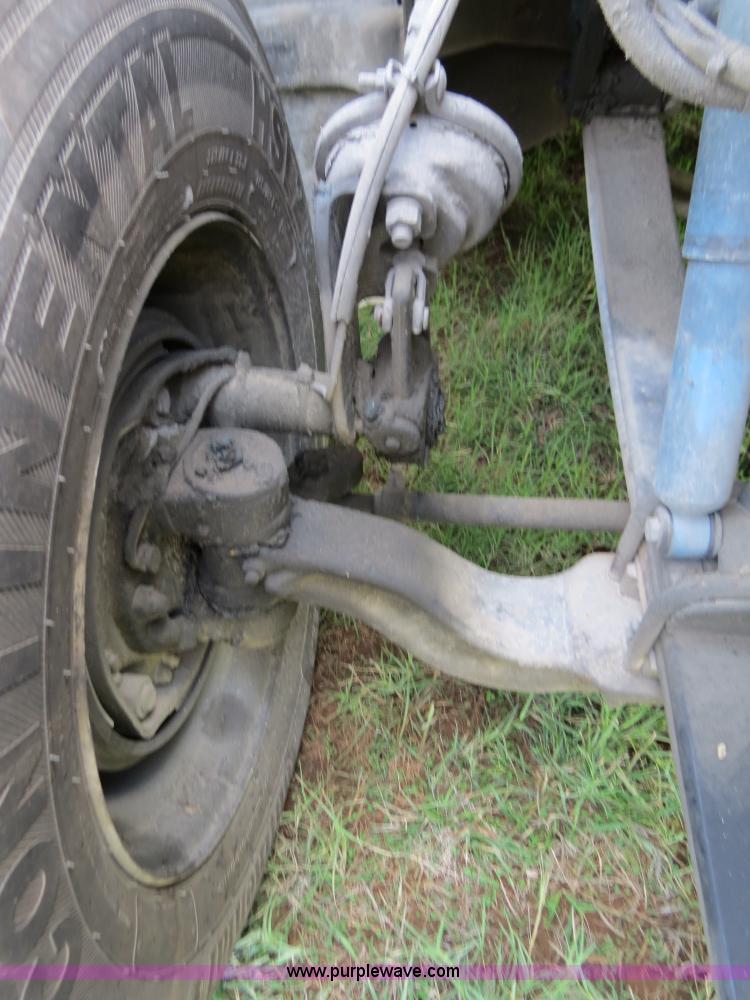 image for item B4508 1999 Peterbilt 377 semi truck