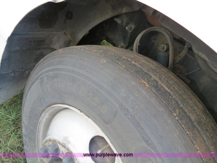 image for item B4508 1999 Peterbilt 377 semi truck