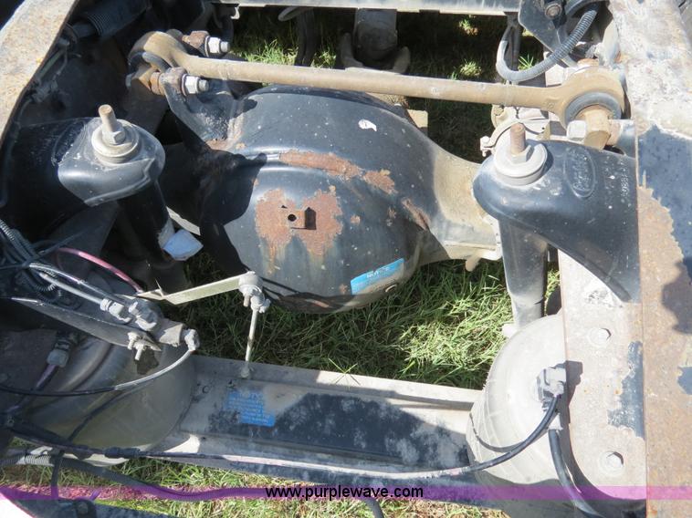 image for item B4508 1999 Peterbilt 377 semi truck