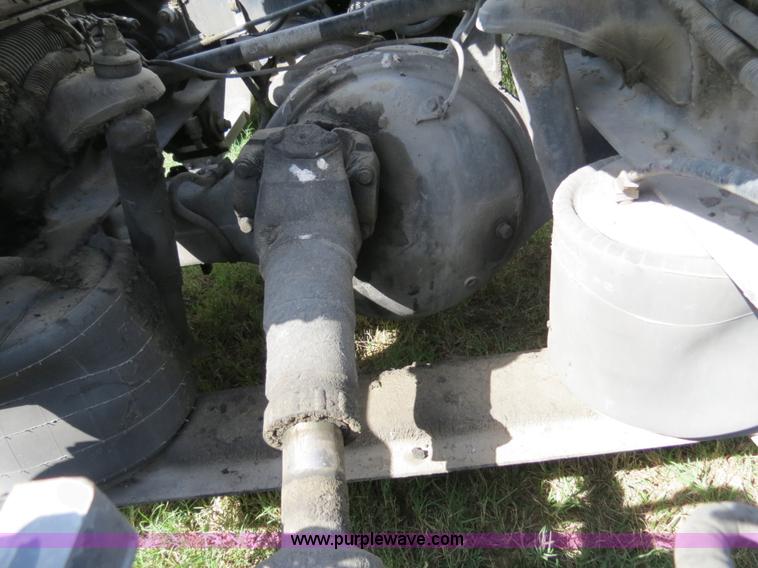 image for item B4508 1999 Peterbilt 377 semi truck