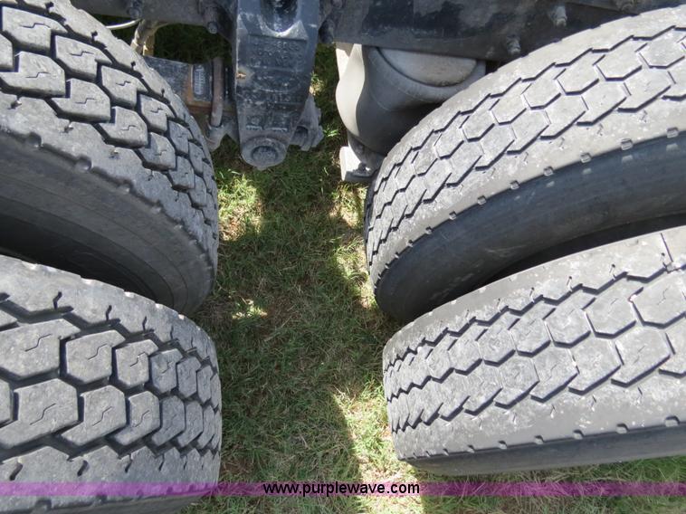 image for item B4508 1999 Peterbilt 377 semi truck