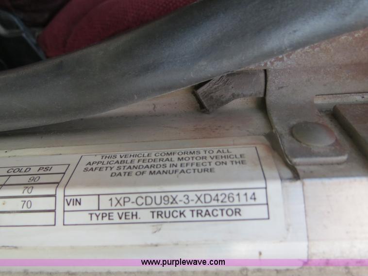 image for item B4508 1999 Peterbilt 377 semi truck