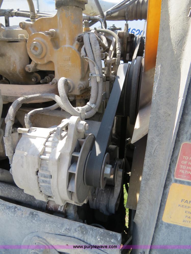 image for item B4509 2000 Peterbilt 377 semi truck