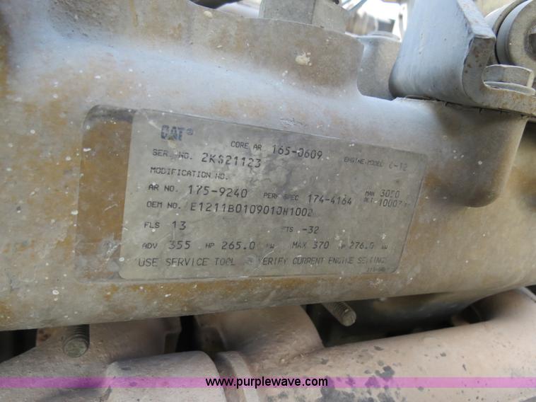 image for item B4509 2000 Peterbilt 377 semi truck