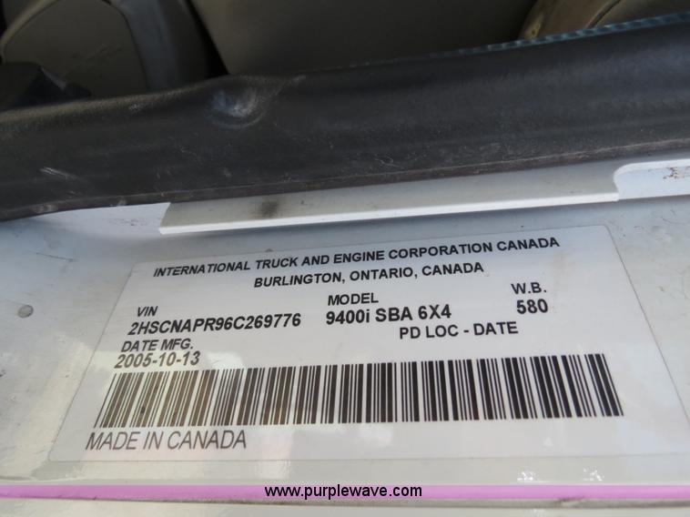image for item B4510 2006 International 9400i semi truck