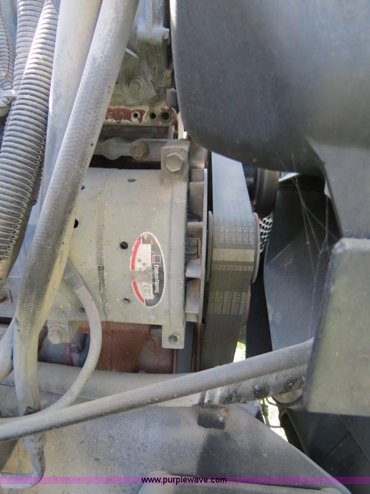 image for item B4510 2006 International 9400i semi truck