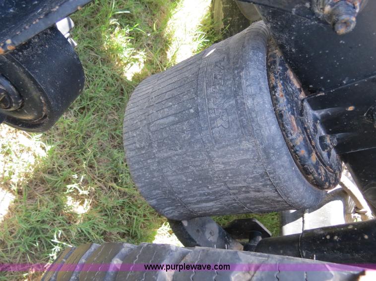 image for item B4510 2006 International 9400i semi truck