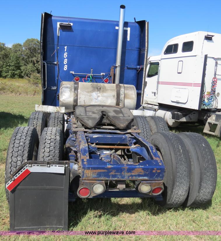 image for item B4511 1998 Peterbilit 377 semi truck